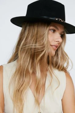 Chain Trim Fedora Hat