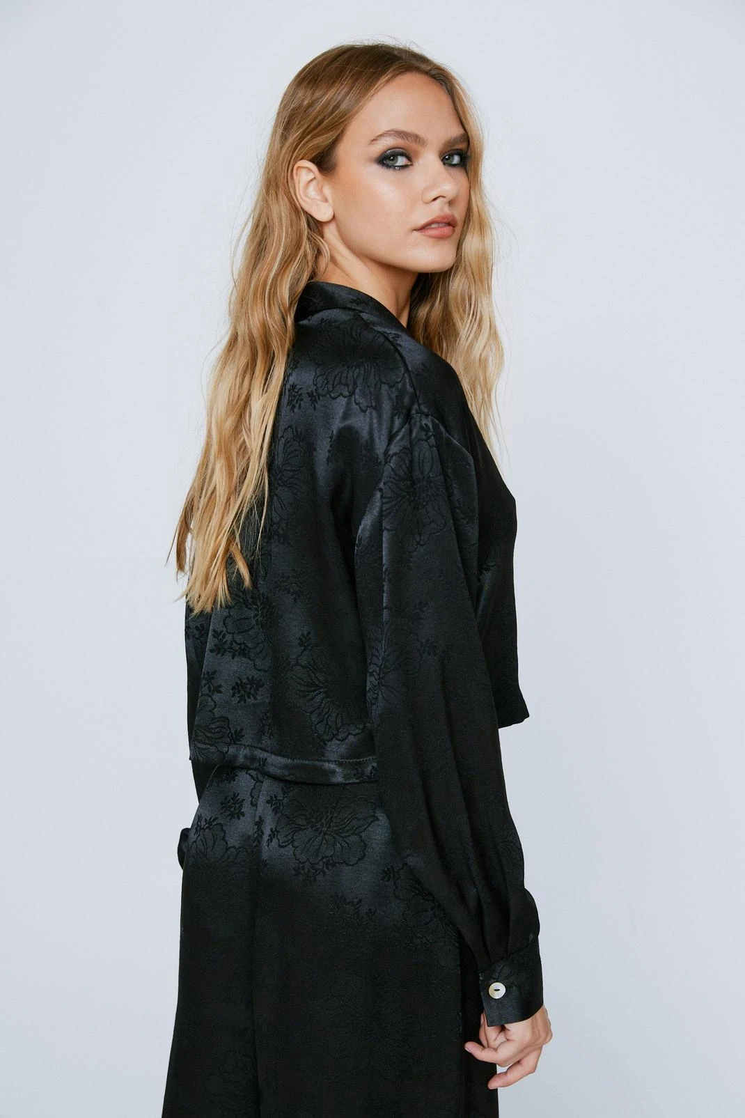 Satin Jacquard Relaxed Cropped Shirt - Image 3