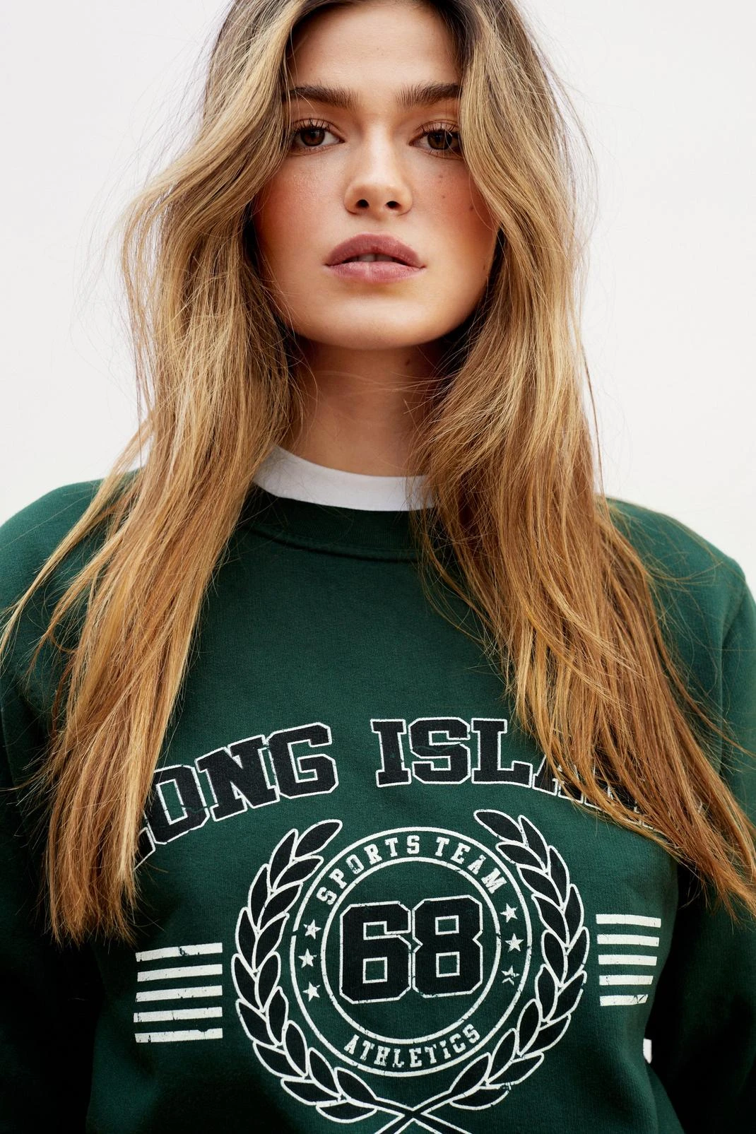 Oversized Long Island Graphic Sweater - Image 4