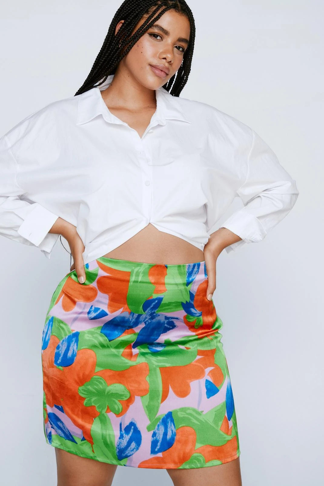 Plus Size Bold Floral Satin Mini Skirt - Image 4