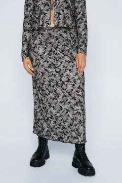 Plus Size Floral Flocked Maxi Skirt