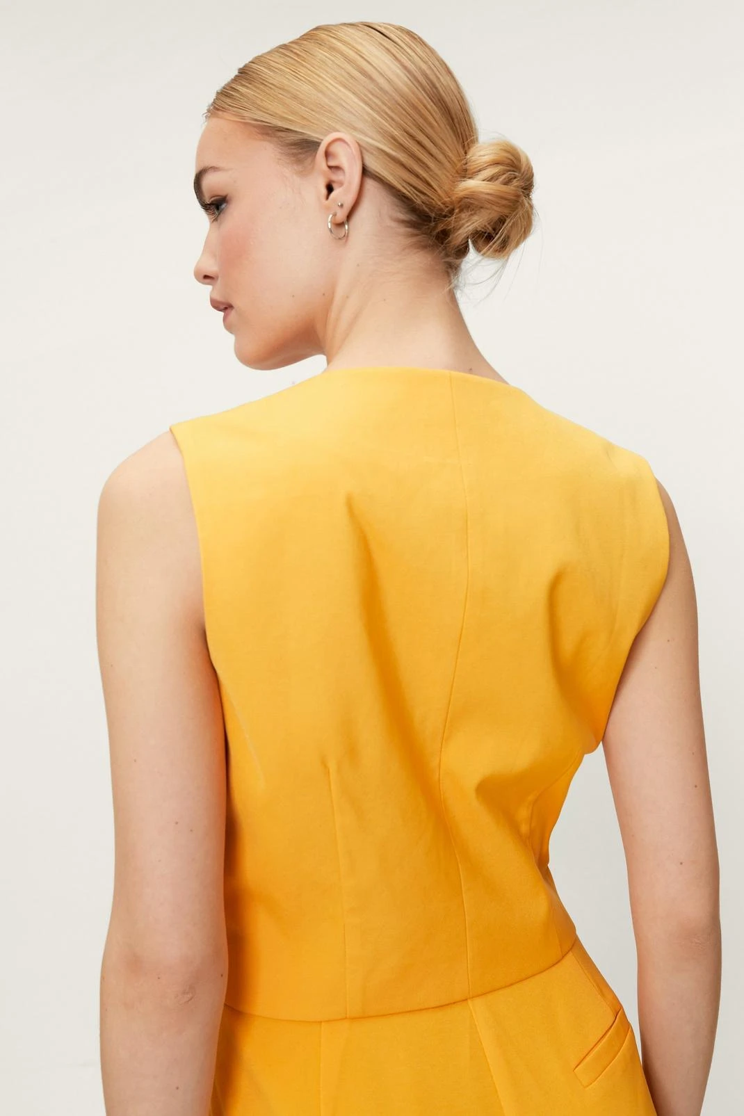 Cropped Tailored Single Breasted Vest - Image 18