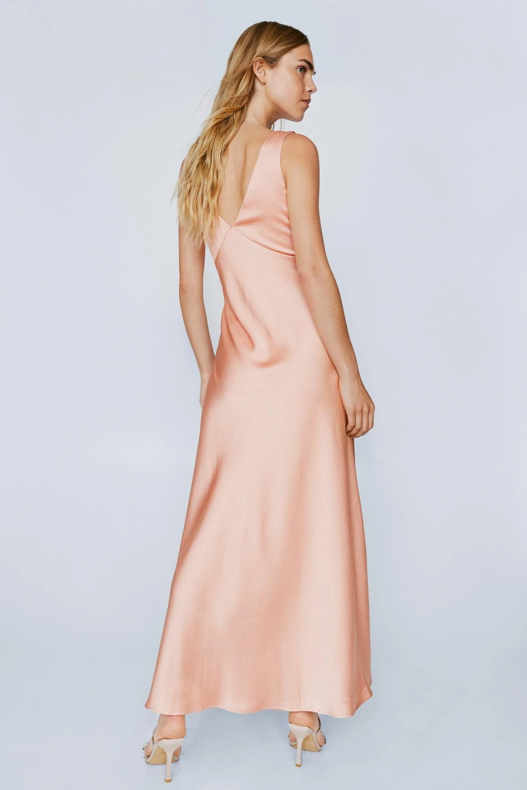 Plunge Neck Crinkle Satin Maxi Dress - Image 2
