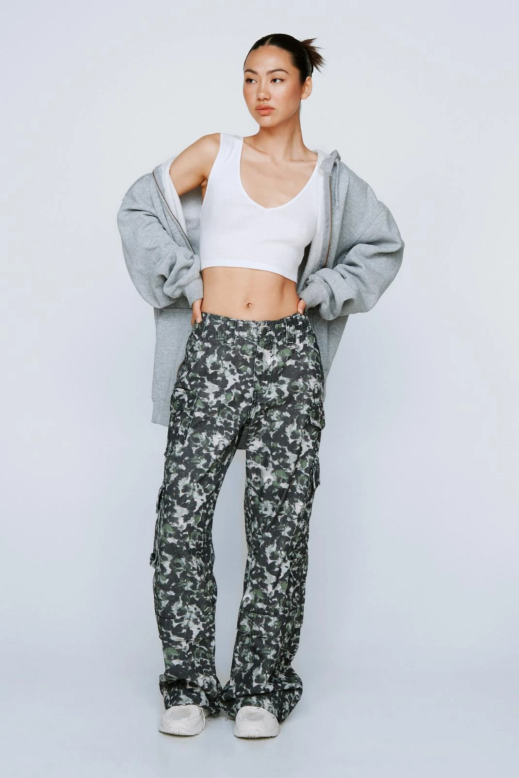 Ribbed V-Neck Cropped Tank Top - Image 2