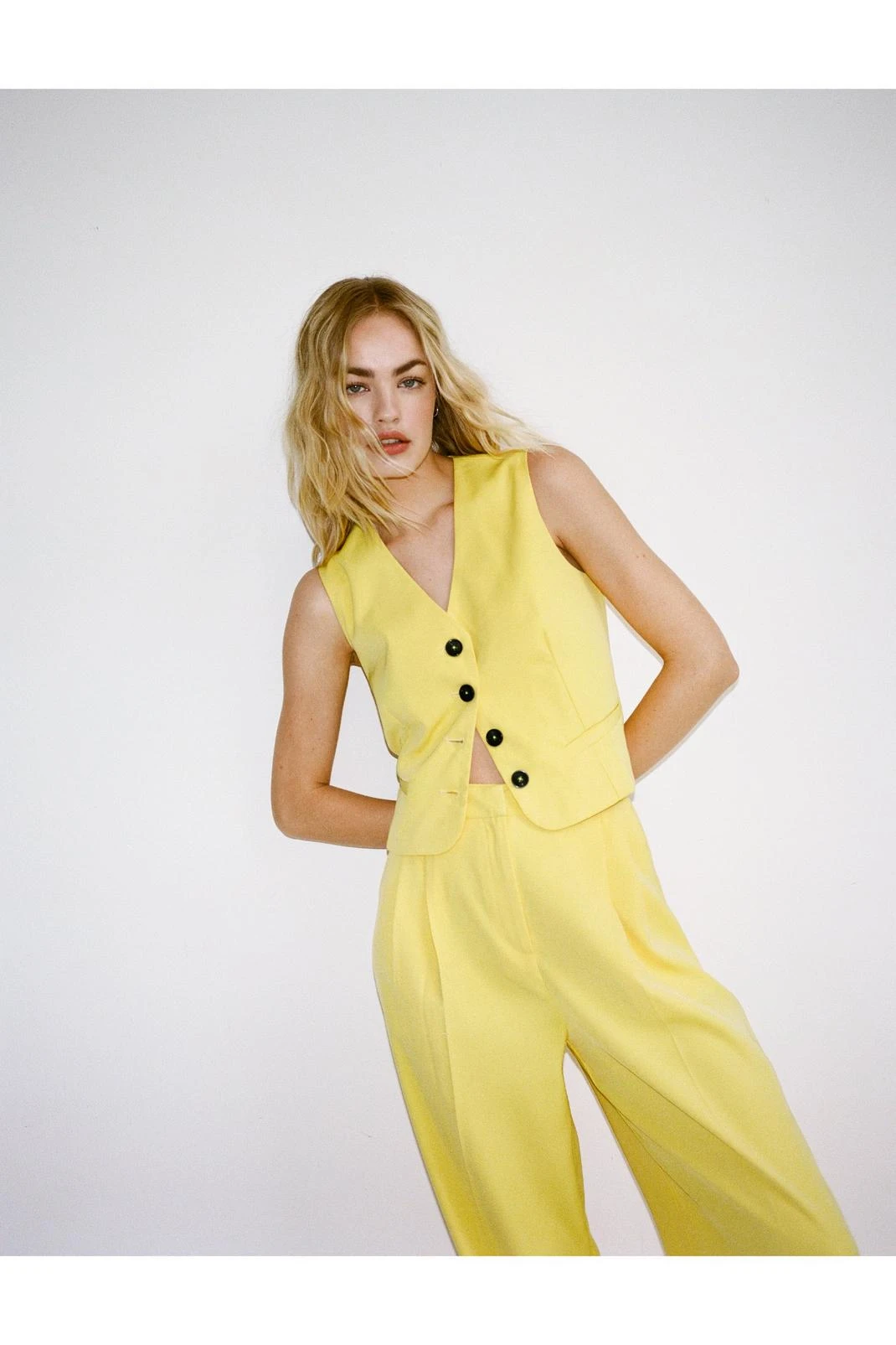 Cropped Tailored Single Breasted Vest - Image 20